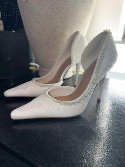 BRAND NEW Steve Madden Elegant Ivory Mesh Pearl Heels – Size 7