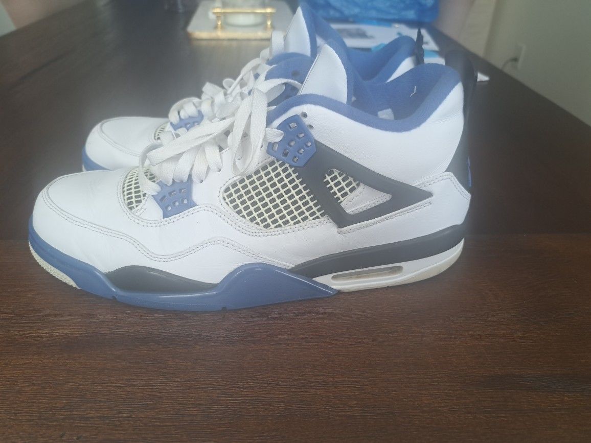 Air Jordan's 4 Retro Motorsports