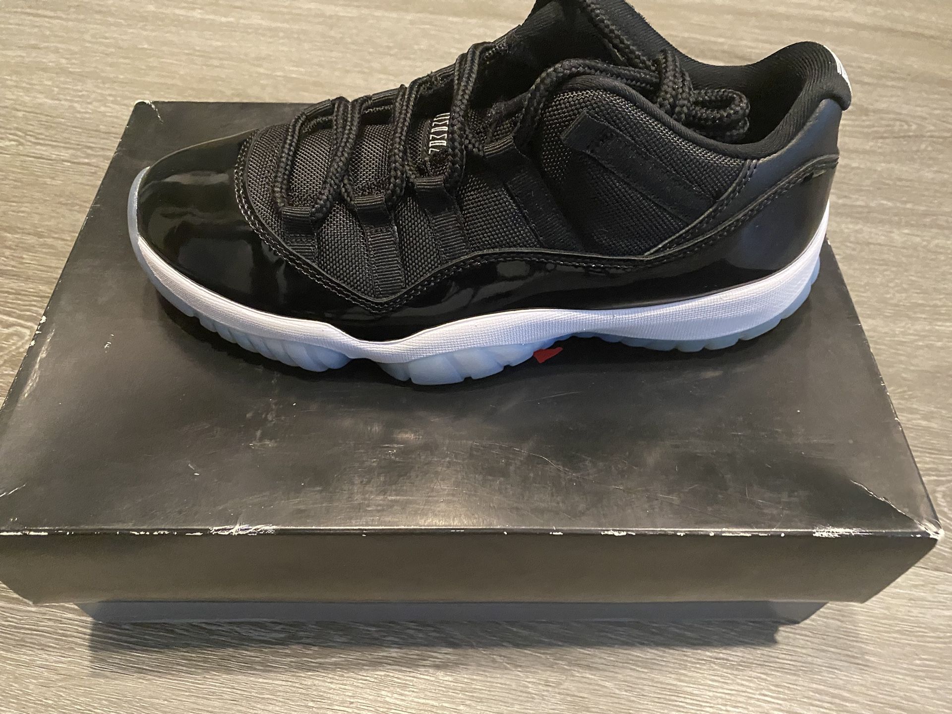 Air Jordan 11 Retro Low