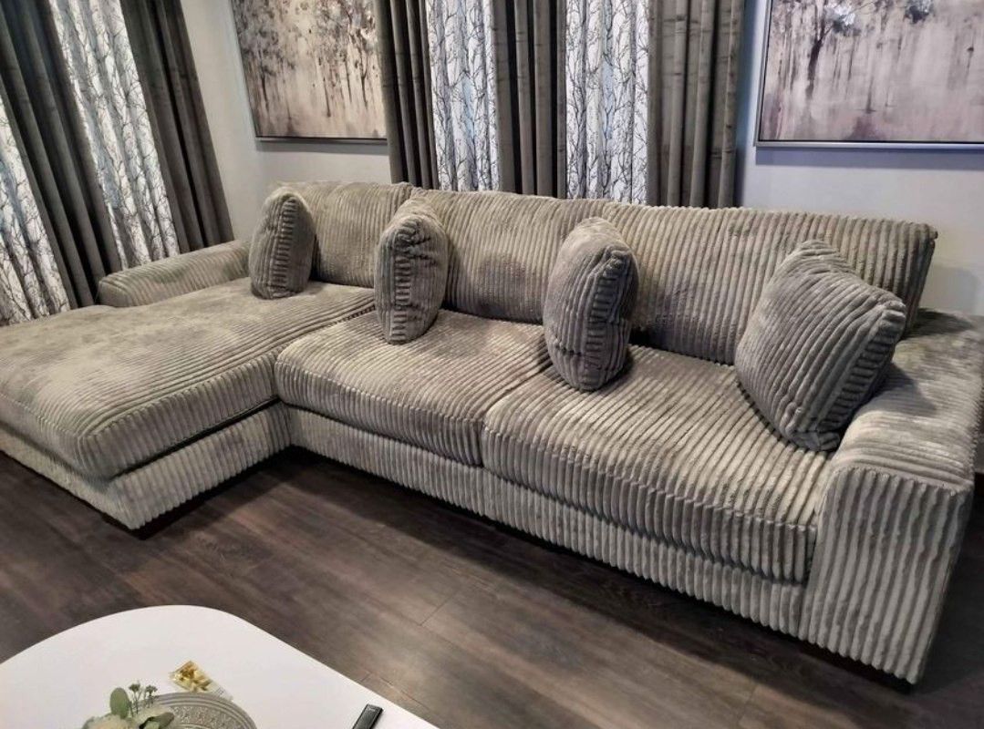 🍄 Lindyn Light 3-Piece Sectional With Chaise | Sectional-Gray | Recliner Sofa | Loveseat | Couch | Sofa | Sleeper| Living Room 