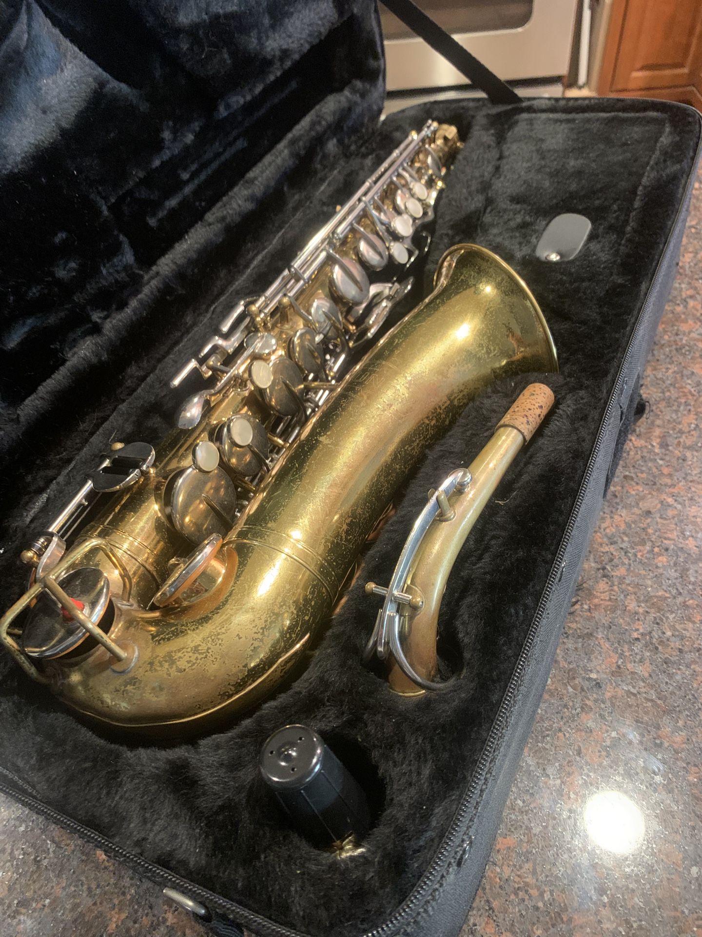 Vintage Bundy Selmar Sax Looks Like Everything Is Working 
