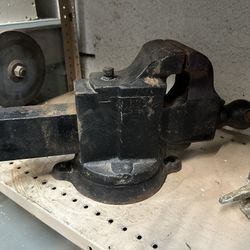 ANTIQUE Fulton No 54 Machinist Table Mount Vise