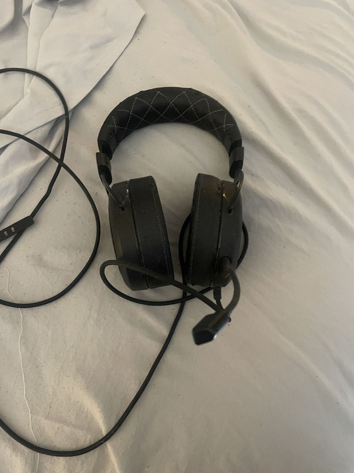 Corsair Hs60 Pro Surround Clean, Carbon