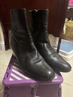 Size 8 Black Leather Boots 