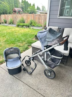 Uppababy Vista V2 with Seat, Nuna attachment and bassinet