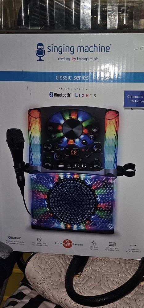 Karaoke Machine With 1 Microphone