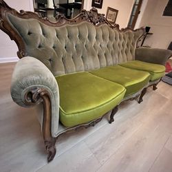 Elegant Victorian Vintage Sofa Couch