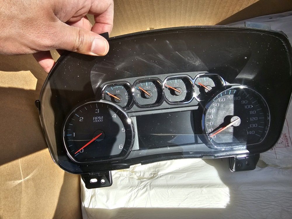 GMC Sierra Instrument Cluster - Will Work On Silverado 