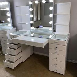 White Very Good Quality Vanity Set With Hollywood Mirror Included  34”Hx 58”Wx 22”L 