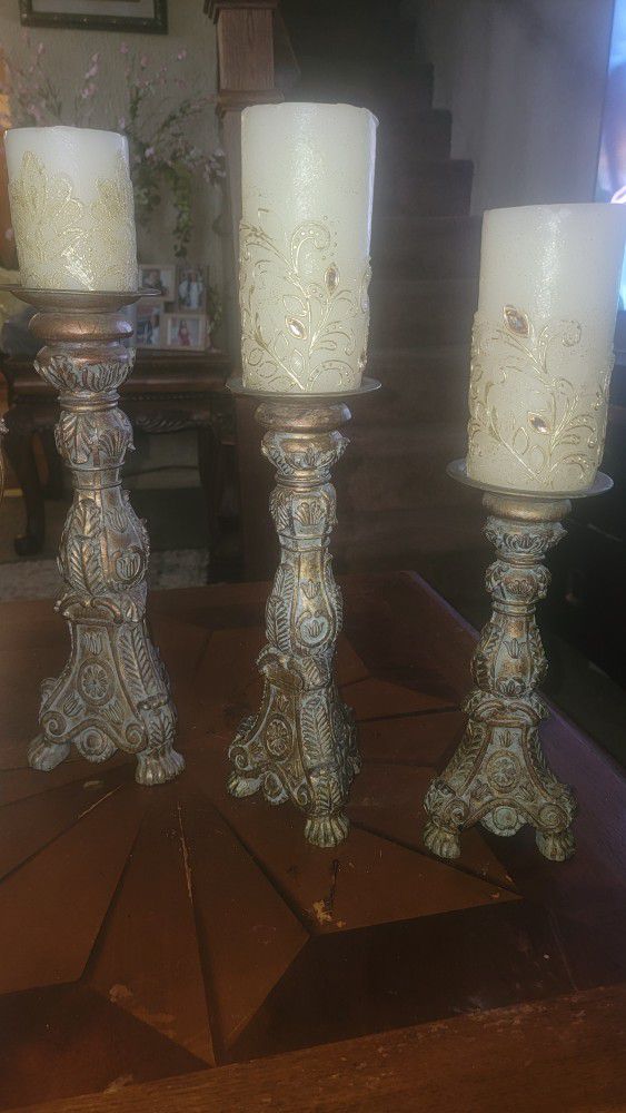 3 piece candle holder with candle 