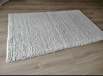 3’ x 5’ Knotted Ivory Wool Rug