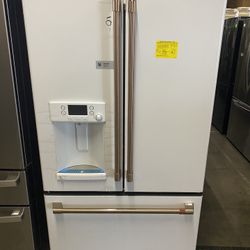 CFE28TP4MW2 27.8 Cubic Ft Refrigerator