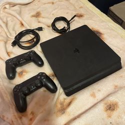 PS4, 2 Joycons, HDMI cable