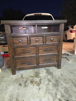 Dresser