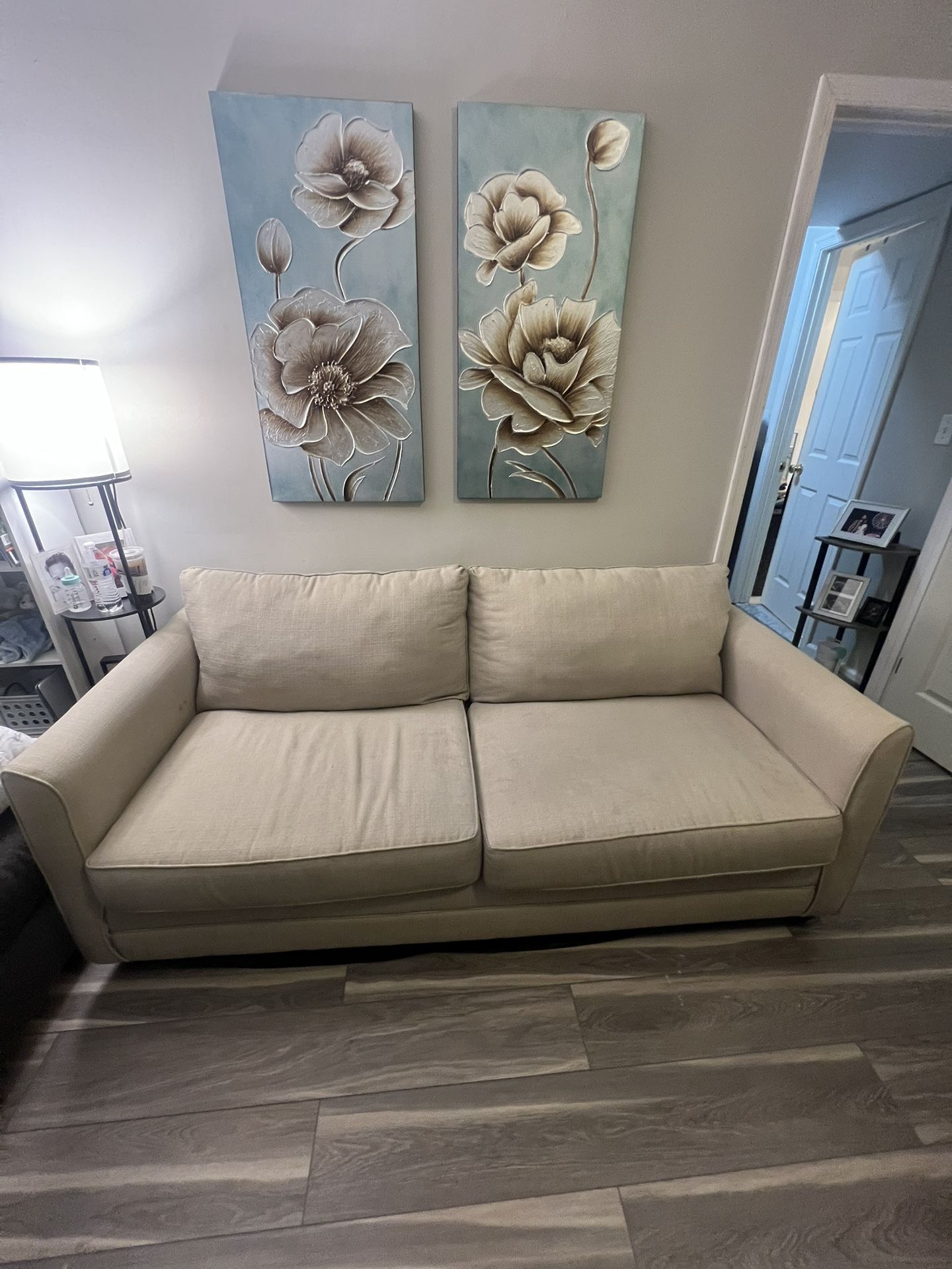 BEIGE SOFA 