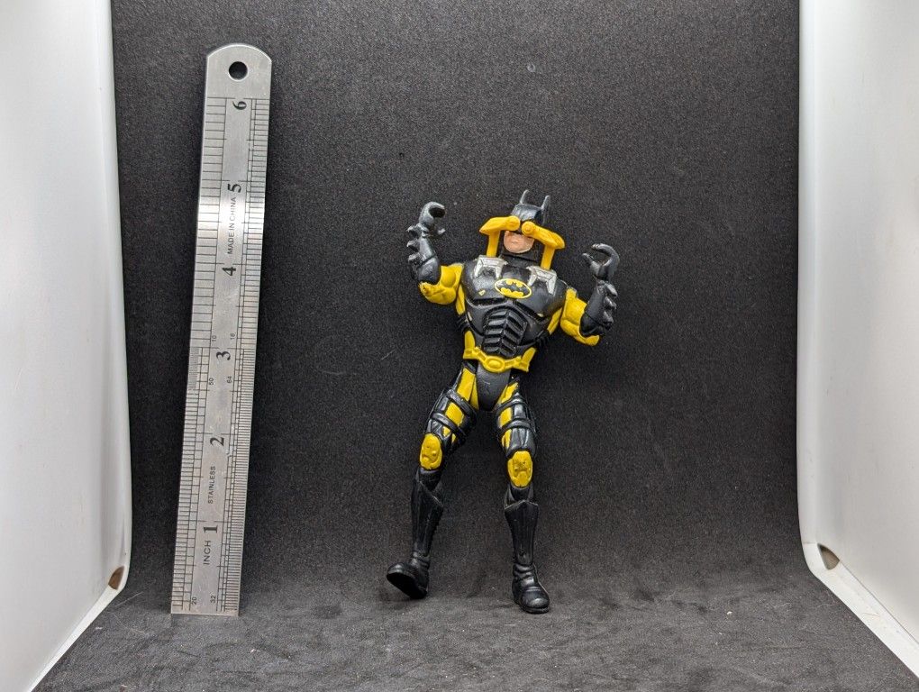 Vintage 1995 Batman Forever Night Hunter DC Comics Kenner Action Figure