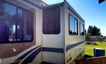 Camper for family1999 Fleetwood Bounder
