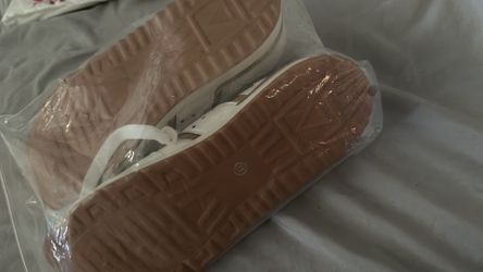 New Tenían Shoes