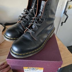 Dr Martens For Sale (MADE IN ENGLAND) 
