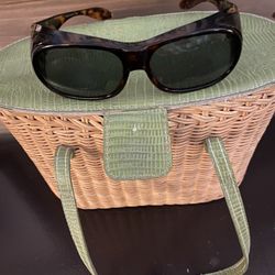 Classic and Stylish Unisex Suncovers Sunglasses