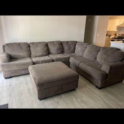 Sectional Couch 