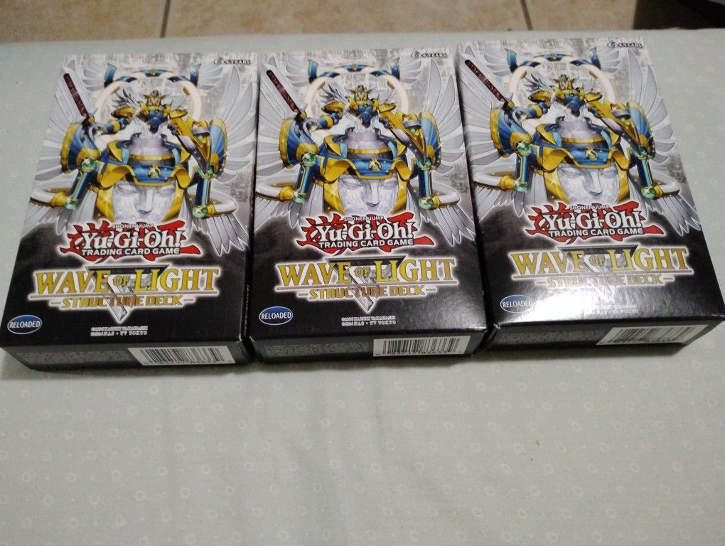 yu gi oh structure deck wave of light Amazon.com: Konami Yu-Gi-Oh! Wave of Light Structure Deck : Toys & Games main image 1