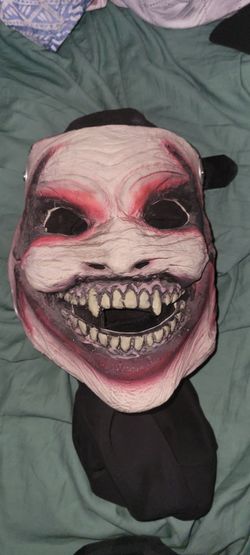 The Fiend Bray Wyatt Deluxe Mask (Comes with Bag)