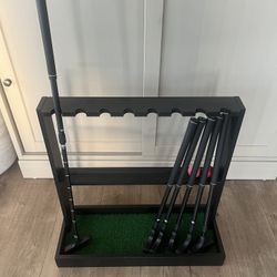 Wooden Golf Putter Stand and 6 Golf Putters