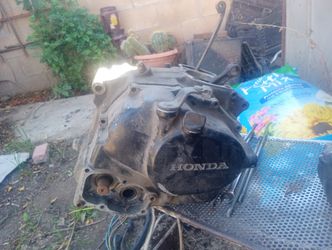 HONDA 200X BOTTOM END WITH BOTH SIDE COVERS AND STATOR