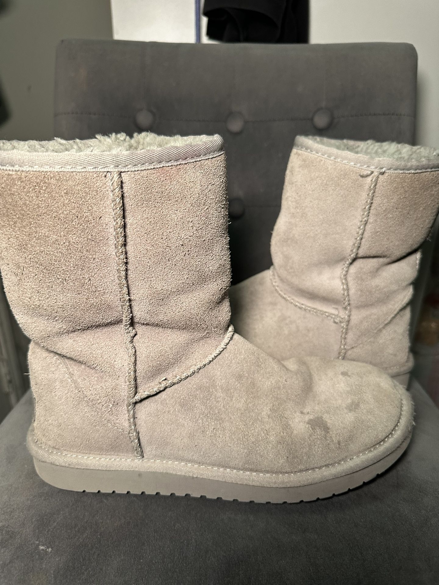 Grey pair of Koolaburra by uggs. Size 7