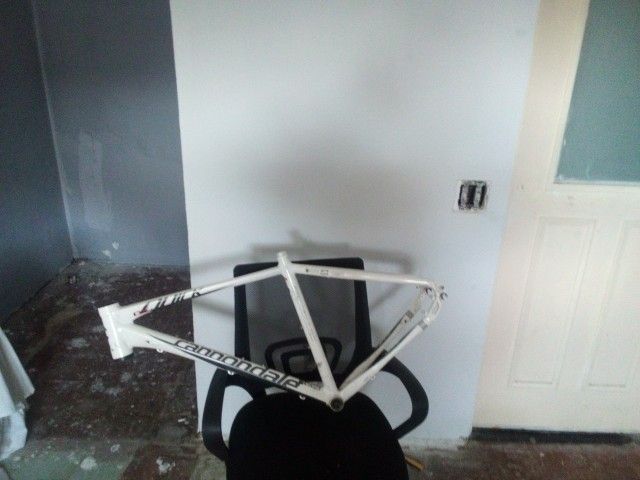 White Cannondale Frame