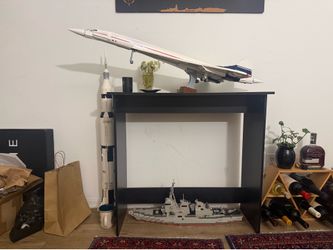Black table / desk