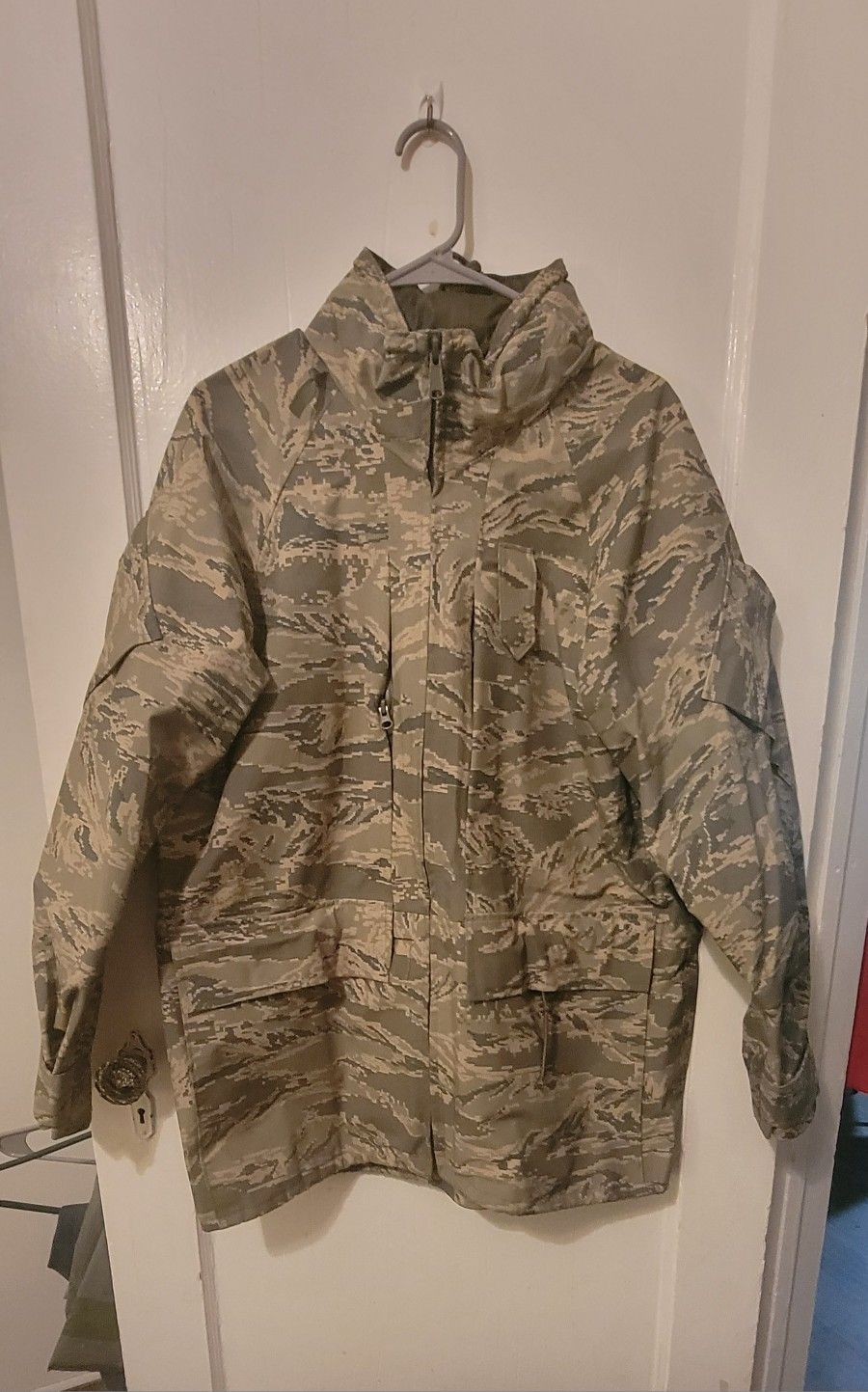 PARKA, ALL- PURPOSE ENVIRONMENTAL, CAMOUFLAGE JACKET SPM1C1-09-D-0035