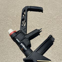 Flooring Nailer/Stapler - Banks 2-1