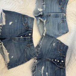 Levi’s Women Shorts 