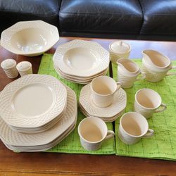 Nautica Bermuda Dinnerware Service For 4