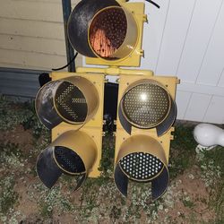 5 light aluminum doghouse style traffic light  , PICK UP ONLY