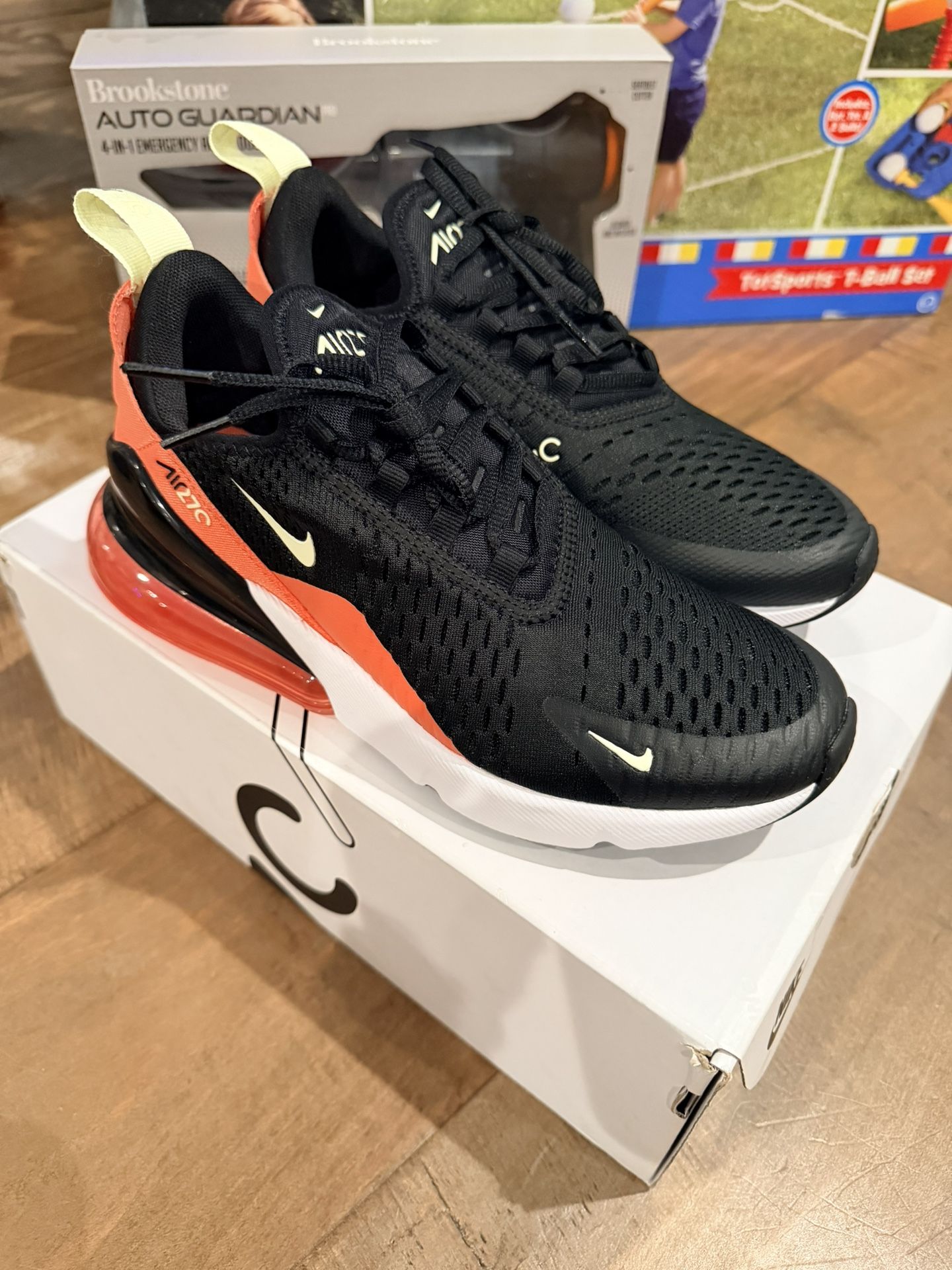Womens Air Max 270 Size 8 (black/pink)