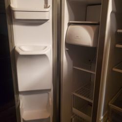 Frigidaire Refrigerator 