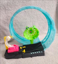 ✅️ Hot Wheels Glow in The Dark Epic Loop Playset• Great Condition• $15firm
