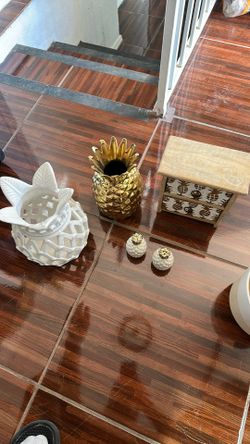Pineapple Decorations