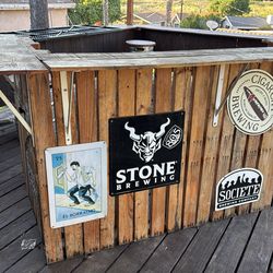 Free bar table