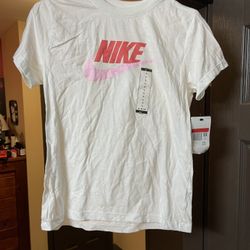 Nike Girls 👧 Size Large T-shirt 👕🤍🩷❤️