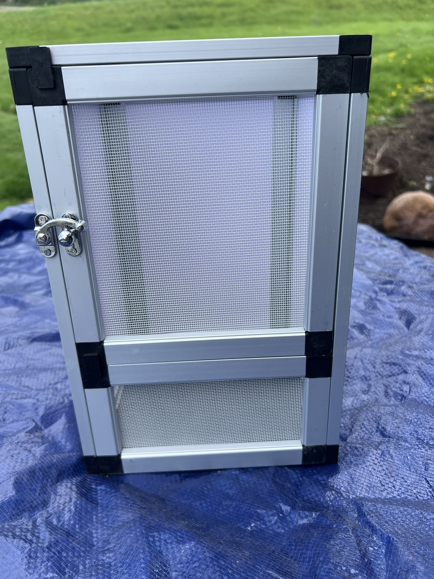 8”x8”x12” mesh and pvc Toxirium cages