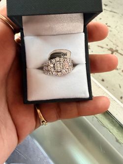 White band with diamonds