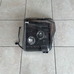 2011 To 2016 Ford F250/F350/F450 Headlight Driver Side Assembly #1143 FH403