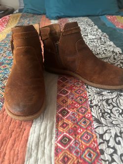 Born Genuine Distressed Leather Boots women’s 10