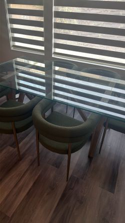 Dinninng Table Set With Chairs