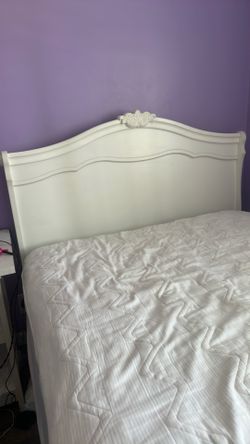 Ashley’s Girls sleigh bed