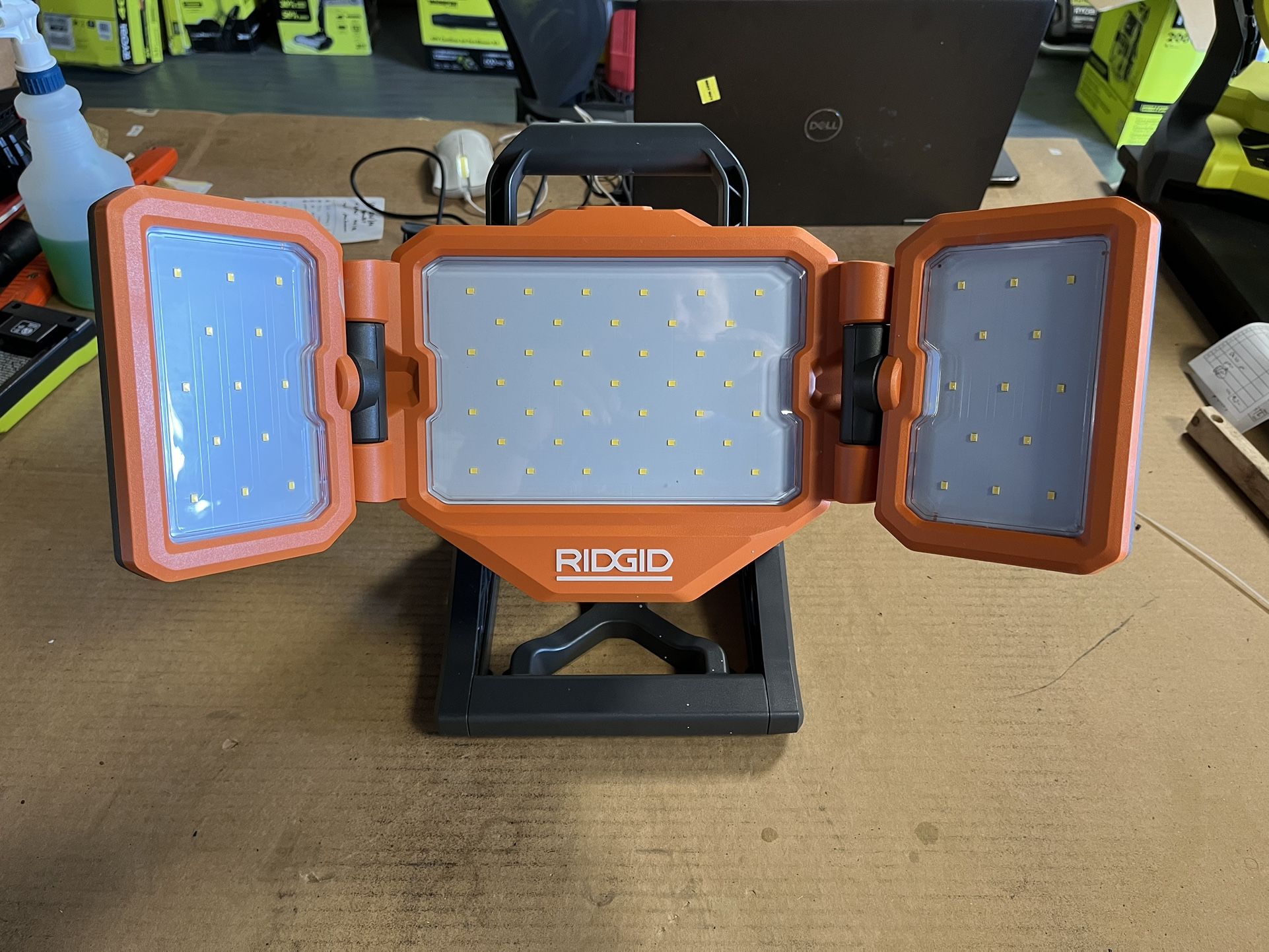 RIDGID 18V Cordless Hybrid LED Panel Light R8698 (Tool Only)